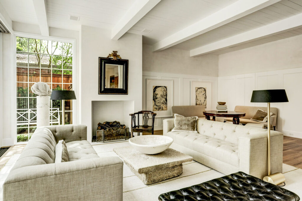 expansive-living-areas, family room
