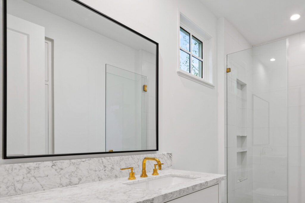 restroom-in-custom-home