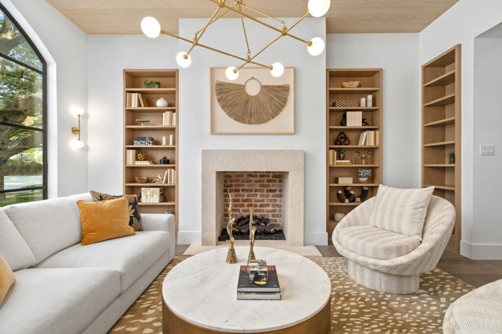 Living Room Built-ins and Fireplace Mirador Builders