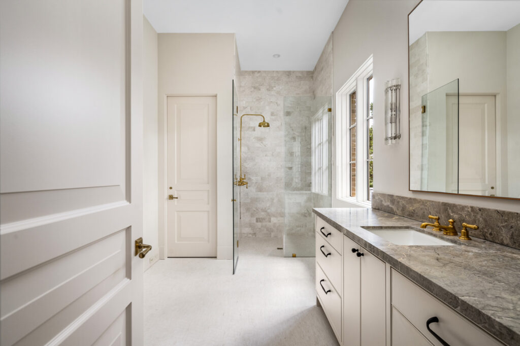River Oaks Custom Bath