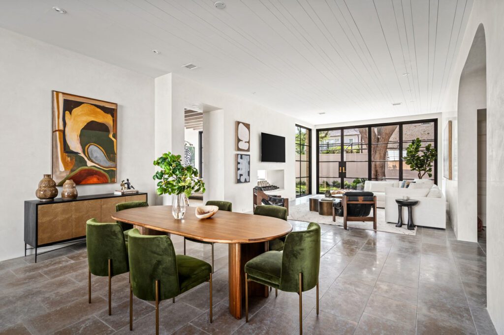 River Oaks Custom Greatroom